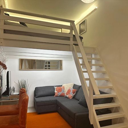 Castlehill Apartman The Perfect Blend Of Urban Living And Sightseeing Convenience Boedapest Buitenkant foto