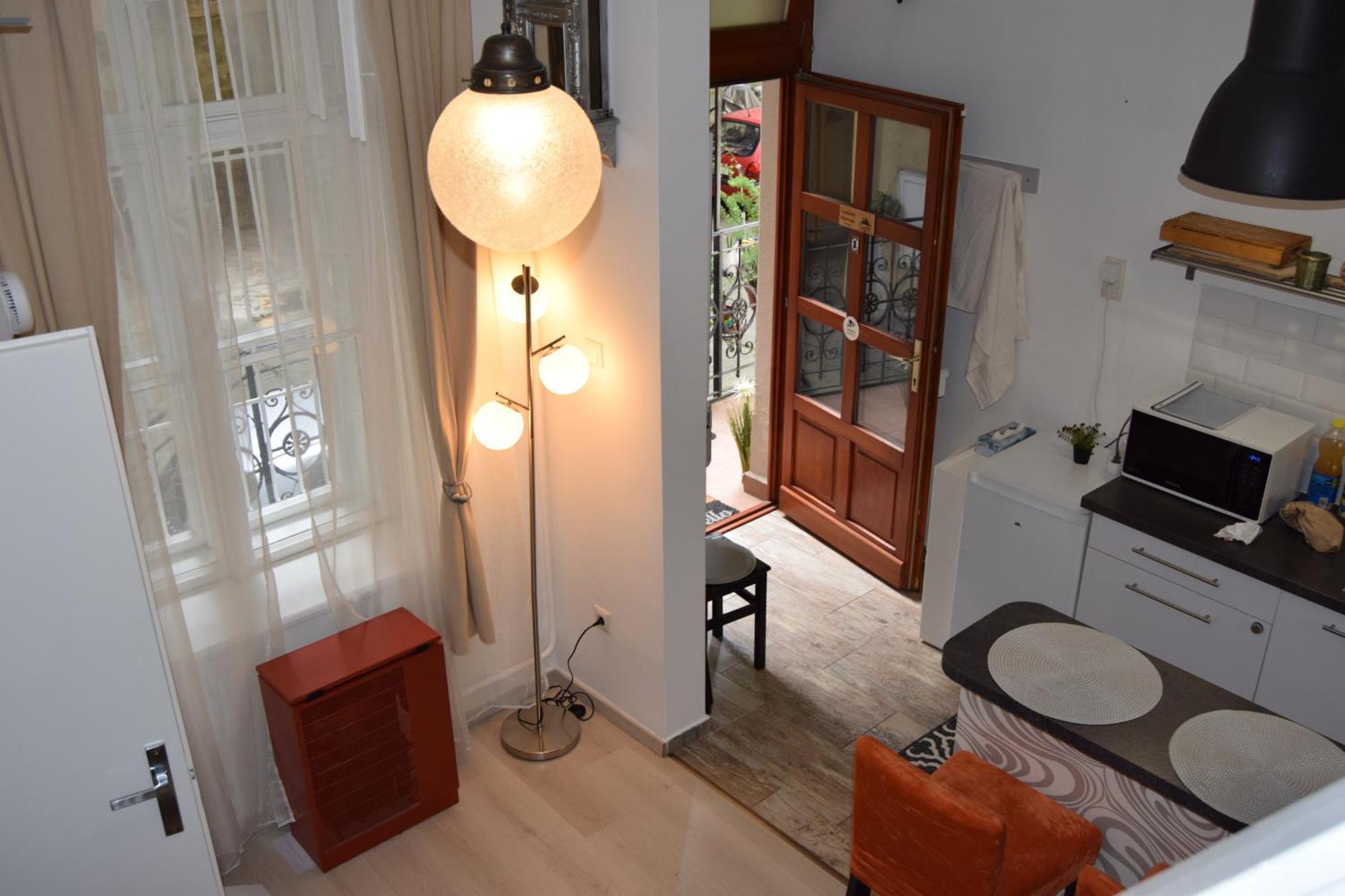 Castlehill Apartman The Perfect Blend Of Urban Living And Sightseeing Convenience Boedapest Buitenkant foto