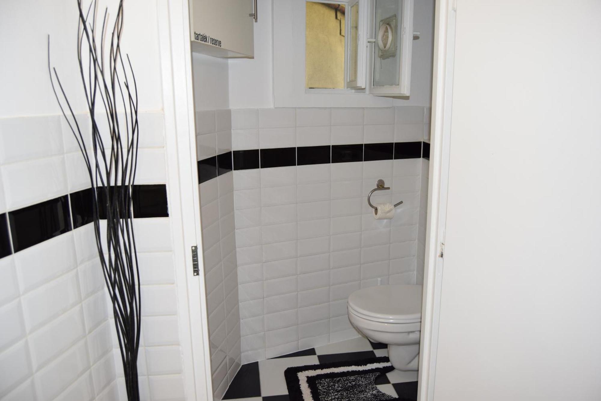 Castlehill Apartman The Perfect Blend Of Urban Living And Sightseeing Convenience Boedapest Buitenkant foto