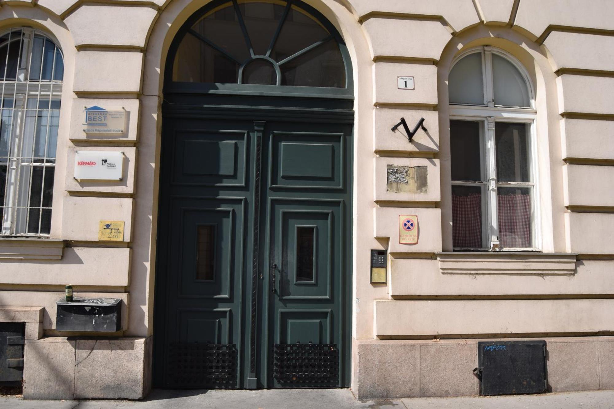 Castlehill Apartman The Perfect Blend Of Urban Living And Sightseeing Convenience Boedapest Buitenkant foto