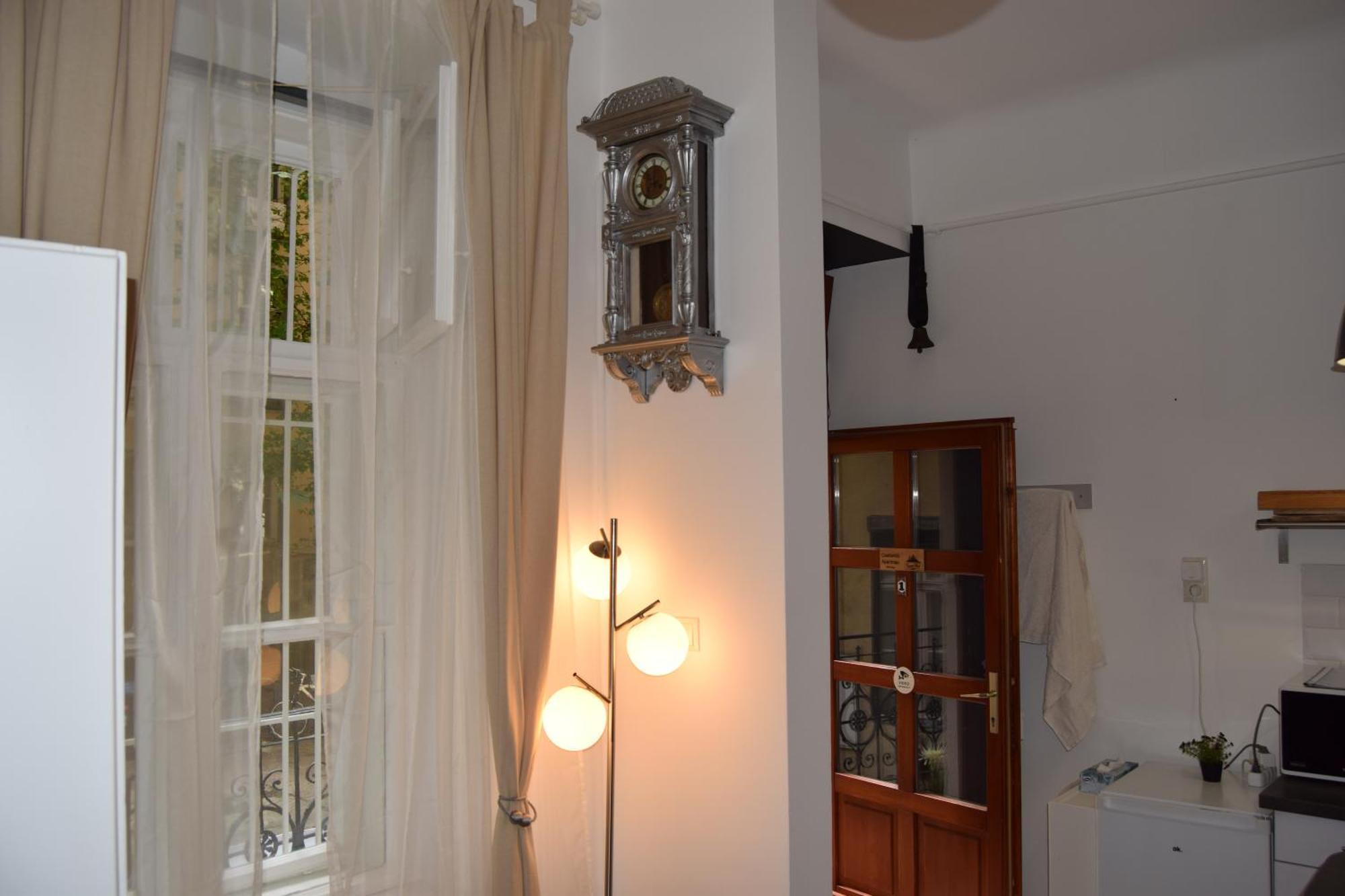 Castlehill Apartman The Perfect Blend Of Urban Living And Sightseeing Convenience Boedapest Buitenkant foto